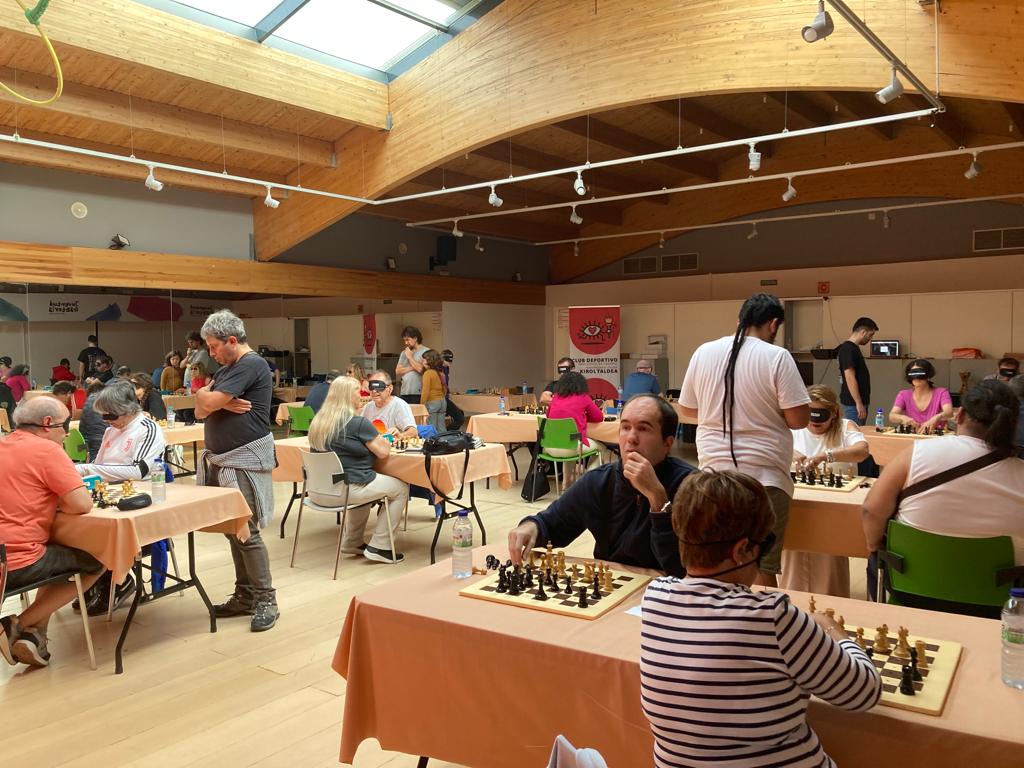 Gavril Draghici Flutur, campe&oacute;n del "I Torneo de ajedrez inclusivo" celebrado en Estella-Lizarra